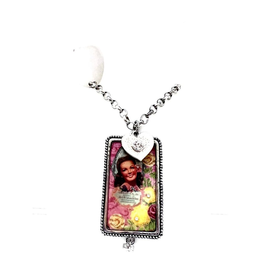 Vintage Embellished Hawaiian Theme Pendant Necklace